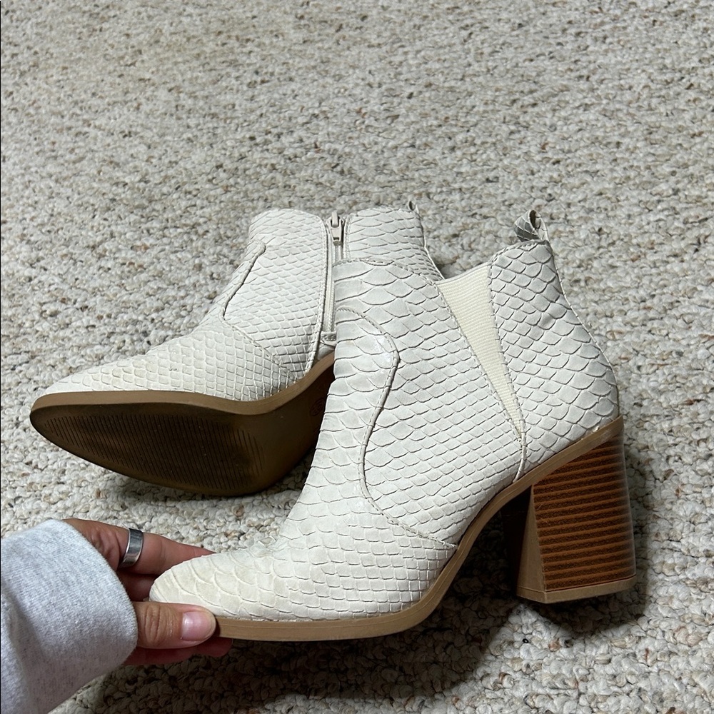Altar'd State Ivory Textured Booties - Picture 3 of 6